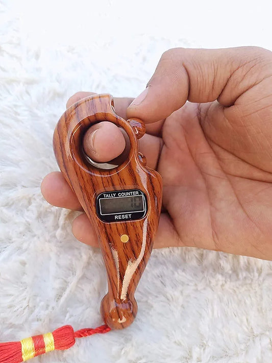 Radhe Radhe Tally Counter – 5‑Digit Wooden Finger Clicker for Naam Jaap & Mantra Chanting (Premanand Ji Bhakts)